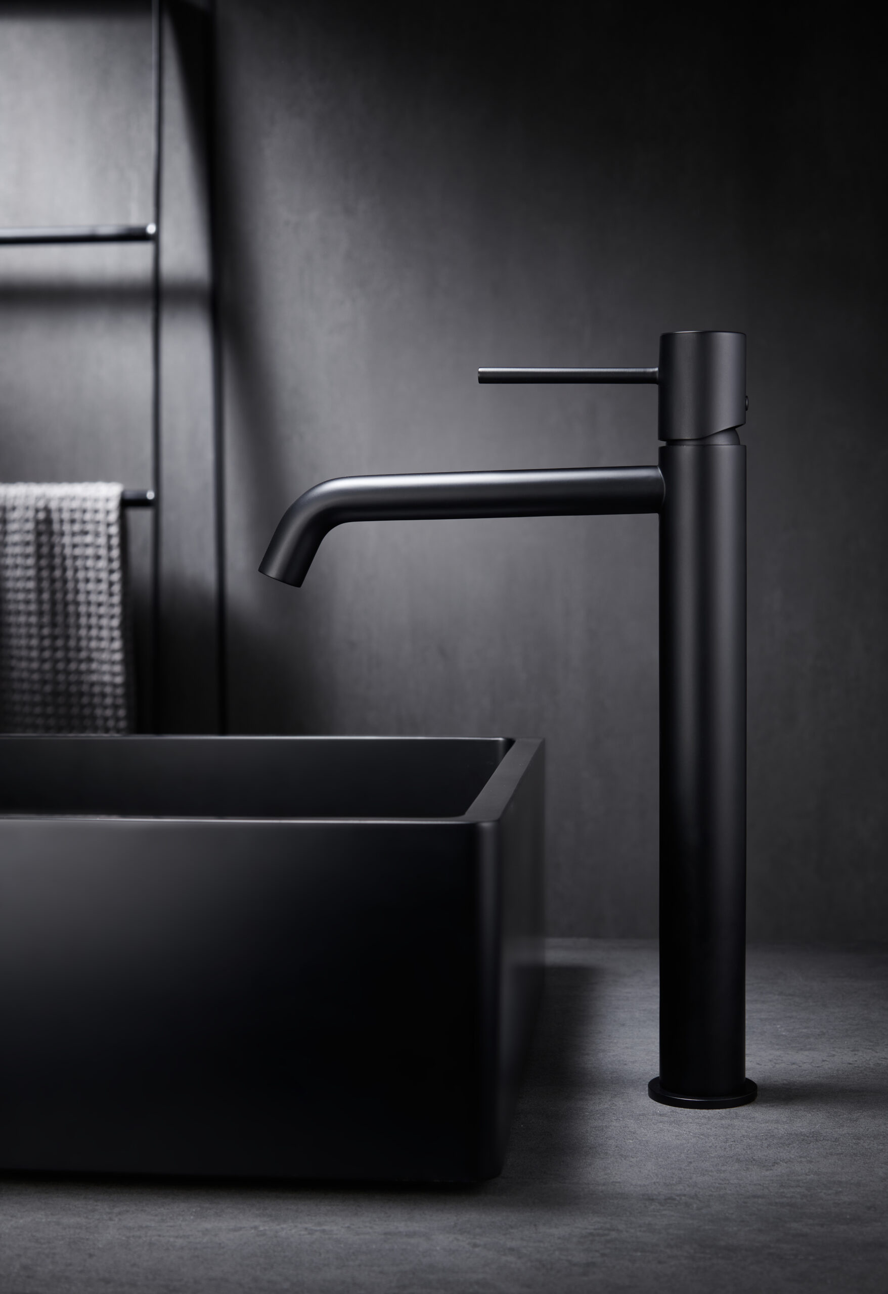 MONOMANDO LAVABO ALTO TENERIFE NEGRO MATE