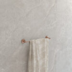 PORTE-SERVIETTES CAPRI 40CM OR ROSE BROSSÉ