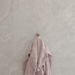 PERCHA CAPRI ORO ROSA CEPILLADO