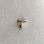 PORTAROLLLO CON REPISA CAPRI ORO ROSA CEPILLADO