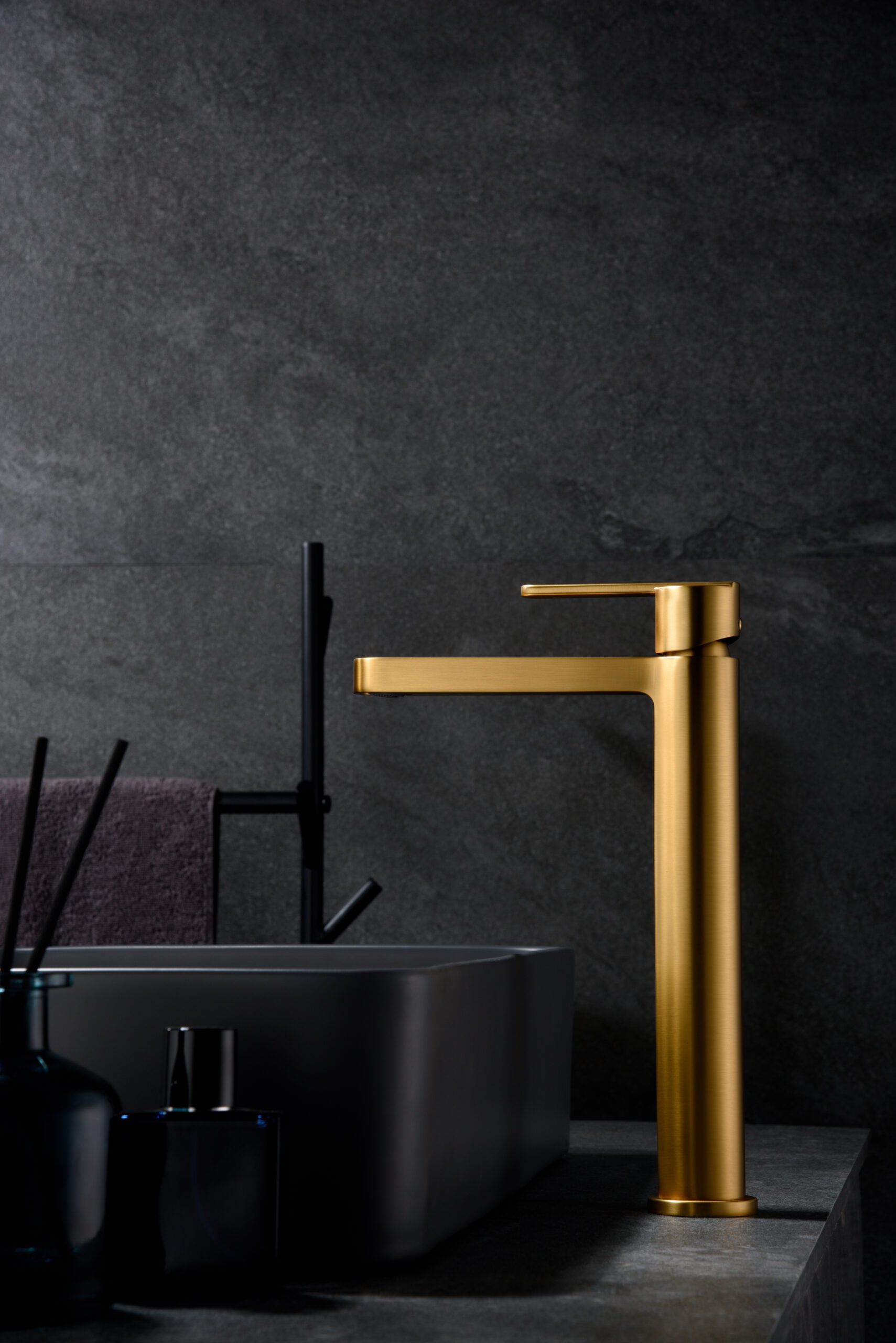 ROBINET MONOMAND LAVABO ALTO FORMENTERA OR BROSSÉ