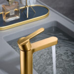 ROBINET MONOMAND LAVABO FORMENTERA OR BROSSÉ